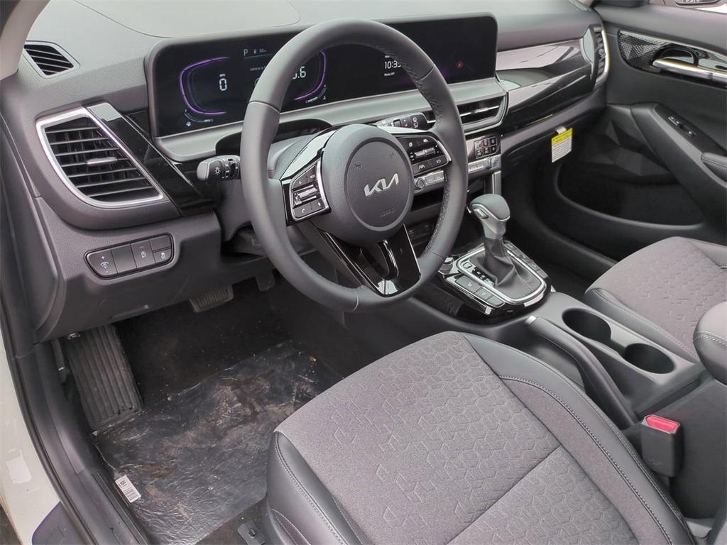 new 2025 Kia Seltos car, priced at $27,920
