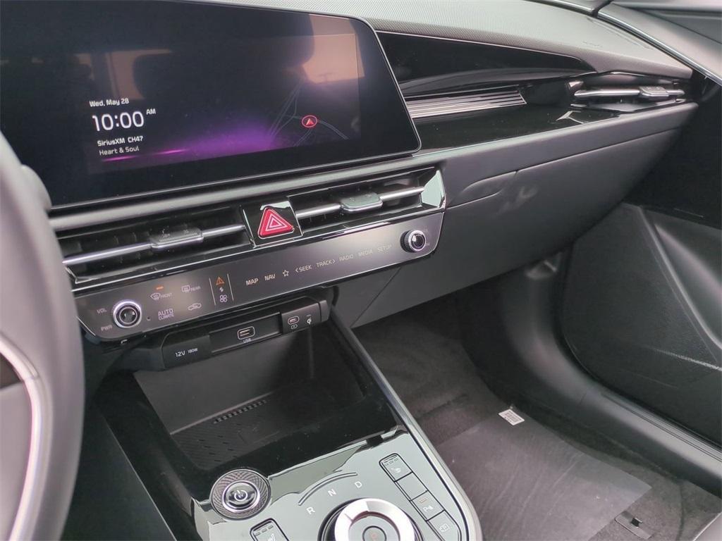 new 2025 Kia Niro EV car, priced at $33,065