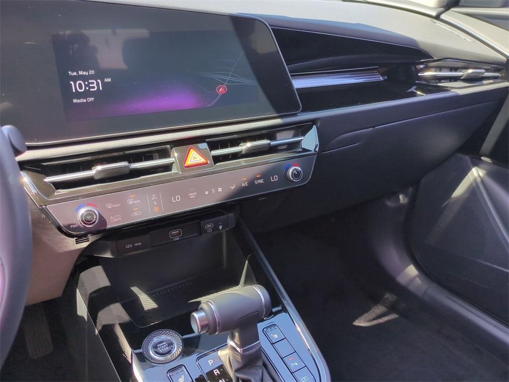 new 2025 Kia Niro car, priced at $30,360