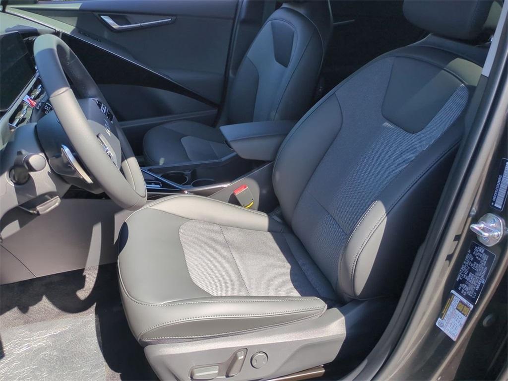 new 2025 Kia Niro car, priced at $30,360
