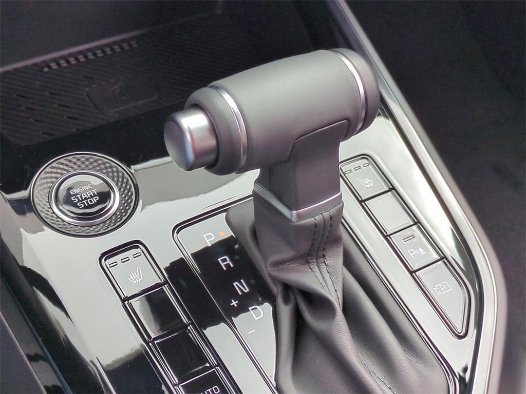 new 2025 Kia Niro car, priced at $30,360