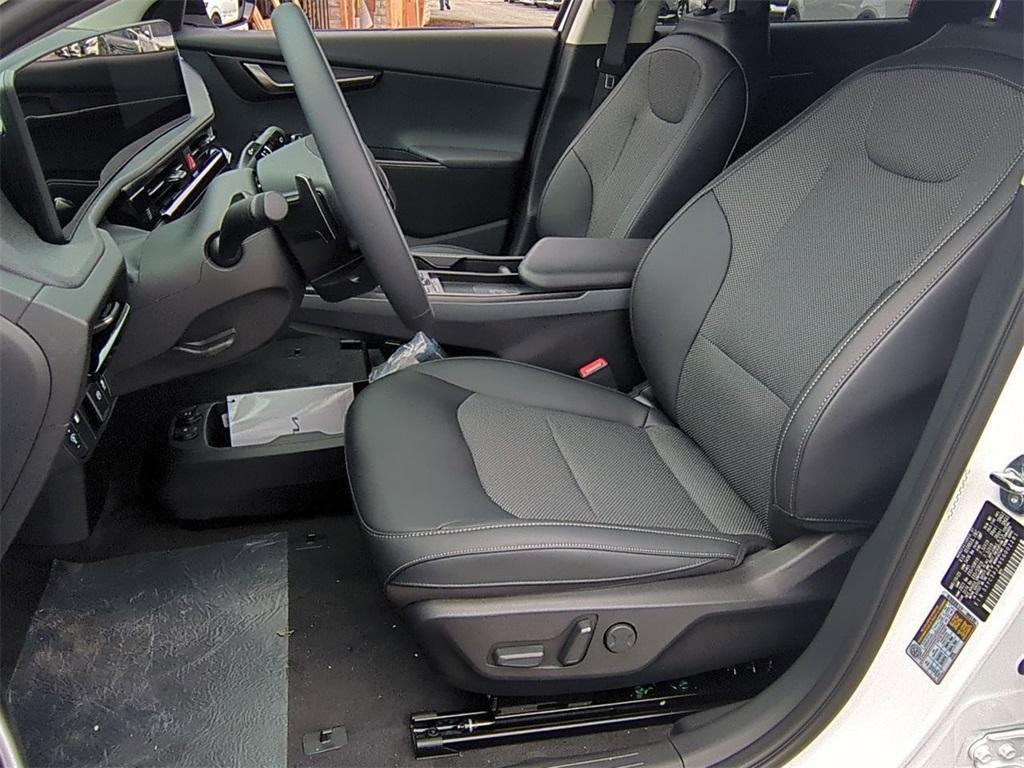 new 2025 Kia EV6 car, priced at $45,375