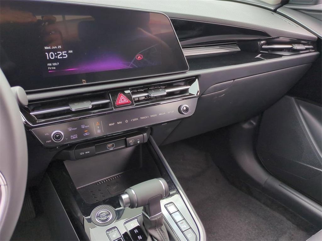new 2025 Kia Niro car, priced at $30,500