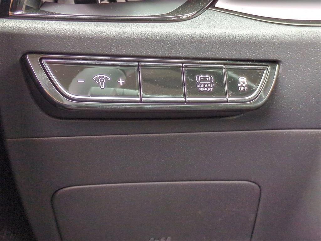 new 2025 Kia Niro car, priced at $30,500