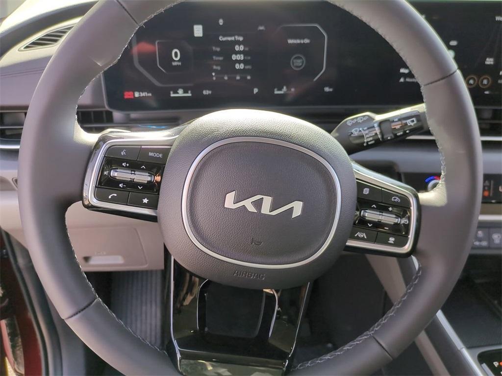 new 2025 Kia Carnival car, priced at $47,260