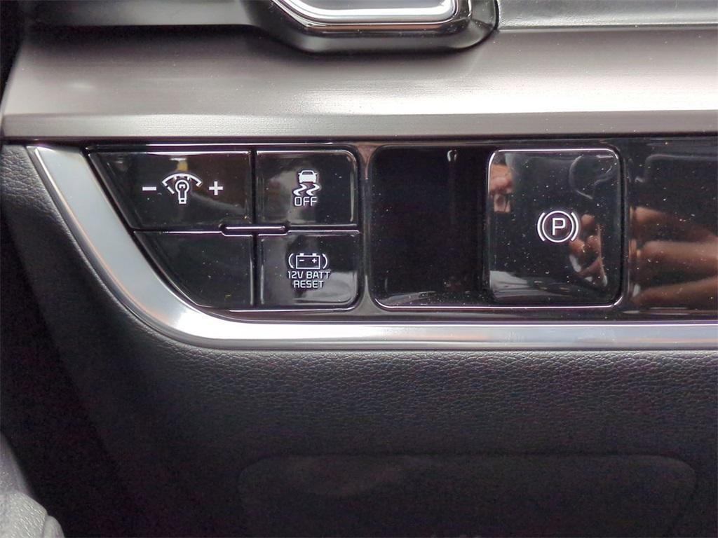 new 2025 Kia Sportage Hybrid car, priced at $33,905