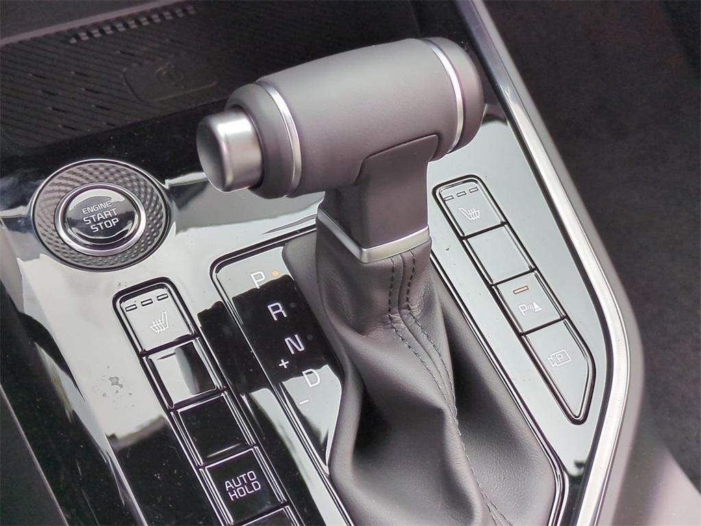 new 2025 Kia Niro car, priced at $30,360