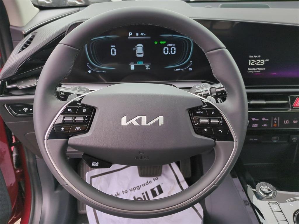 new 2025 Kia Niro Plug-In Hybrid car, priced at $35,555