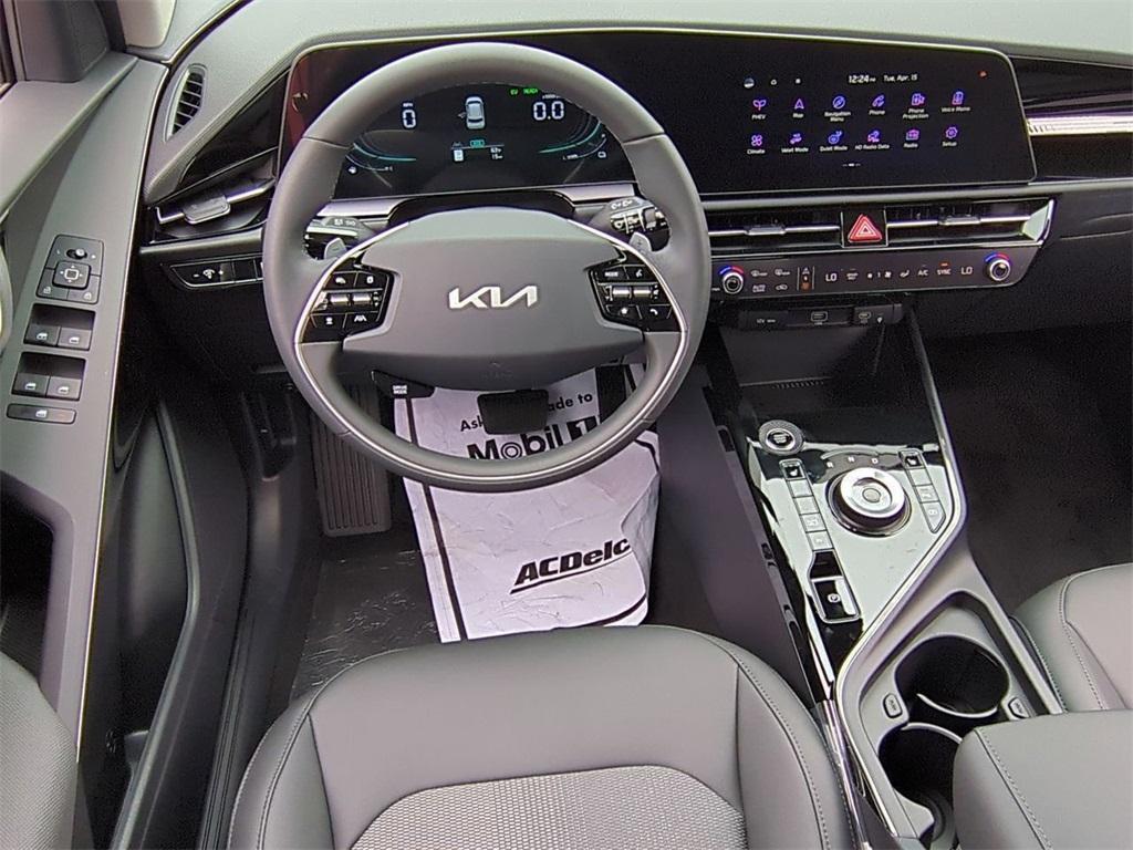new 2025 Kia Niro Plug-In Hybrid car, priced at $35,555