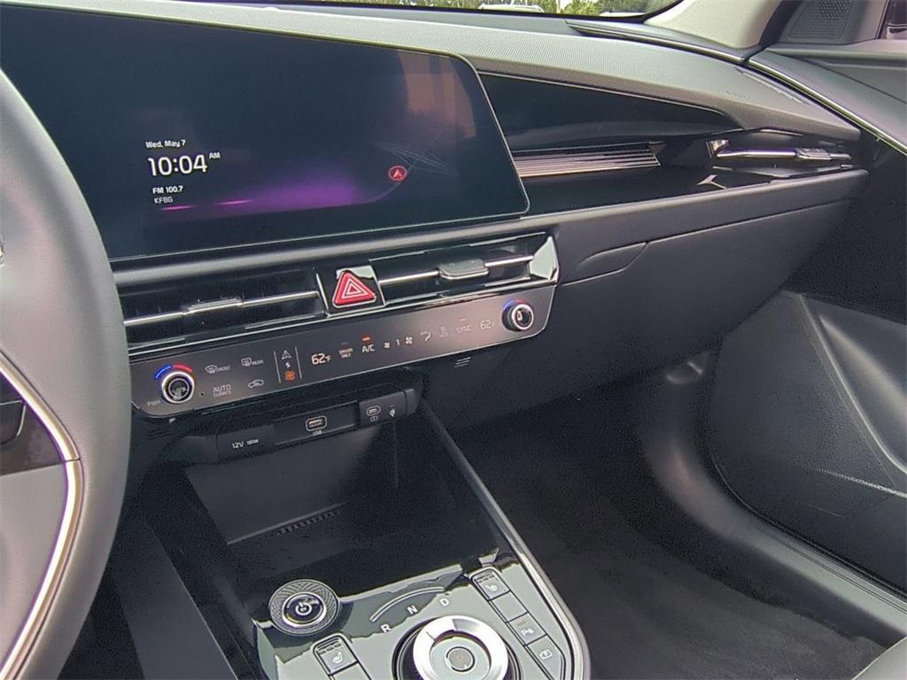 new 2025 Kia Niro EV car, priced at $34,365