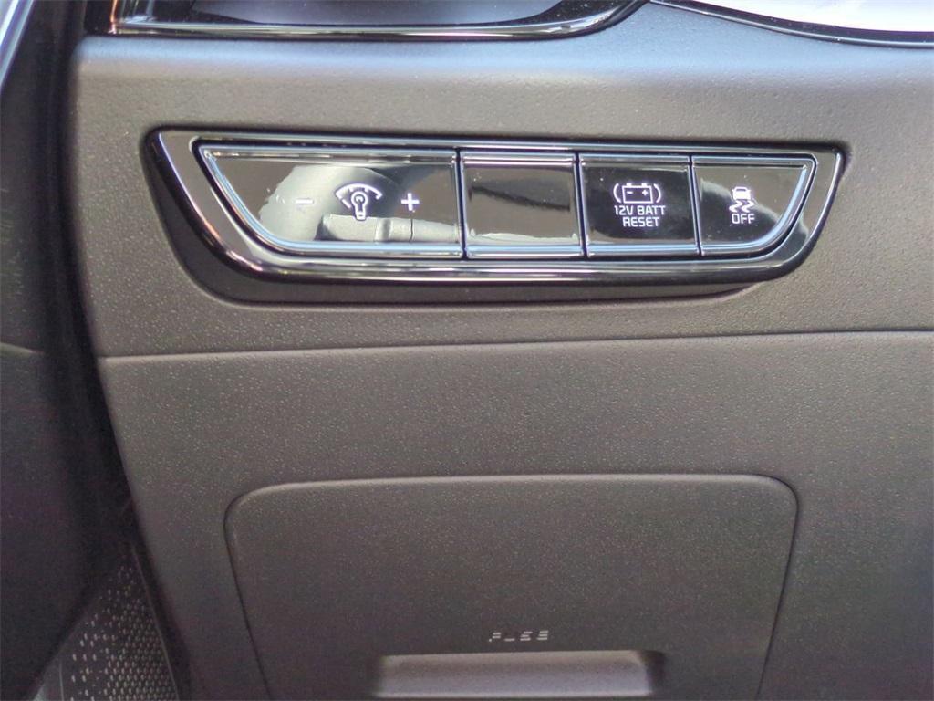 new 2025 Kia Niro car, priced at $28,960