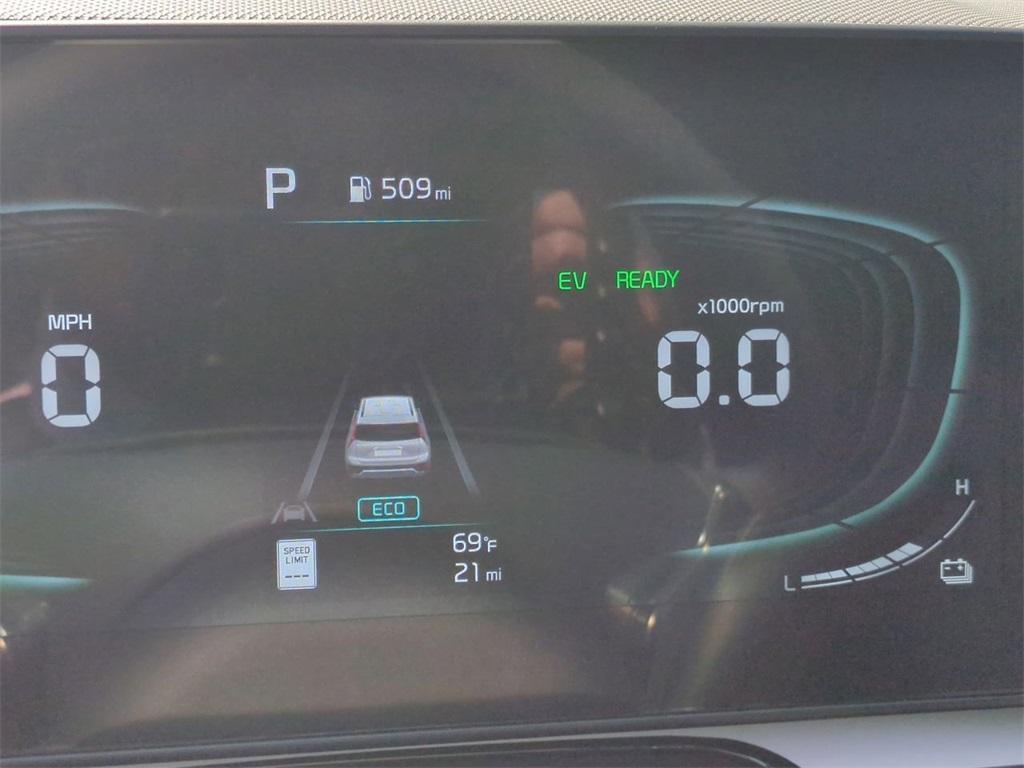 new 2025 Kia Niro car, priced at $28,960