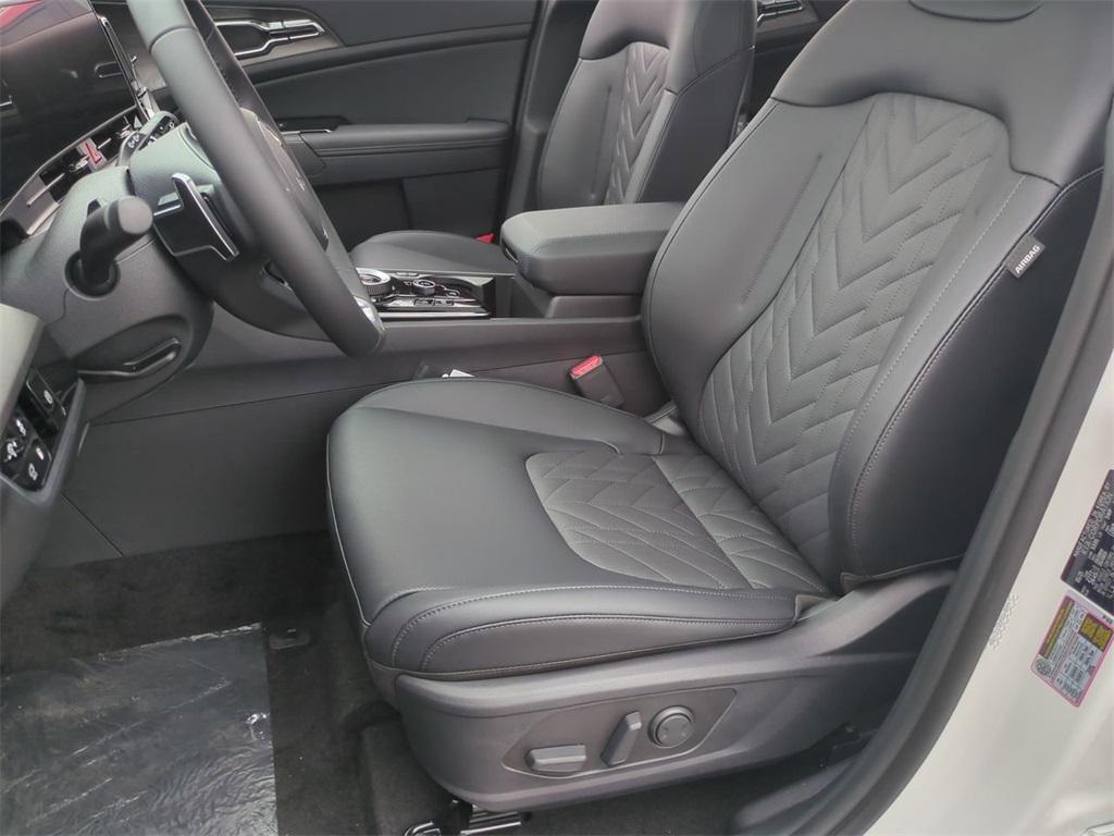 new 2025 Kia Sportage Plug-In Hybrid car, priced at $41,105
