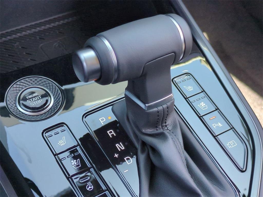 new 2025 Kia Niro car, priced at $33,060