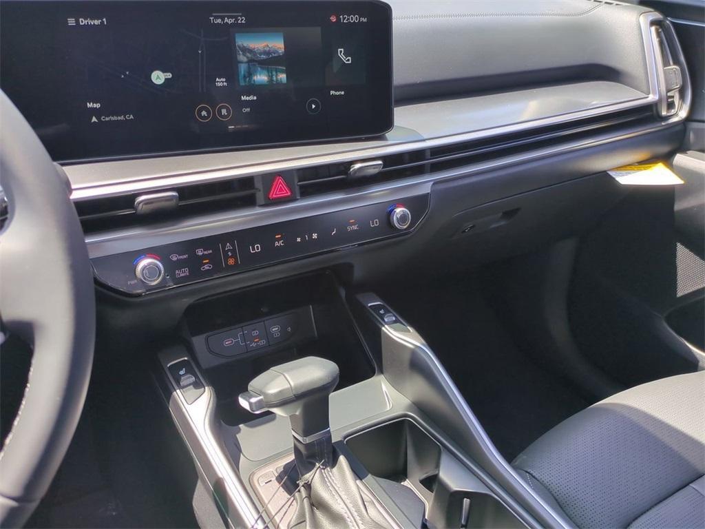 new 2025 Kia Sorento car, priced at $38,525