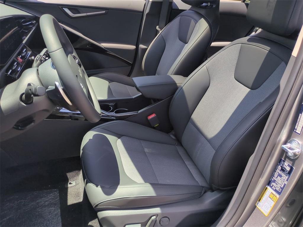 new 2025 Kia Niro car, priced at $32,160