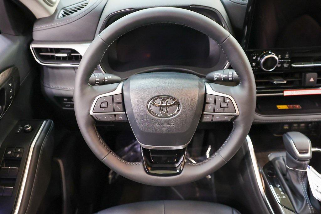 new 2025 Toyota Highlander car, priced at $55,812
