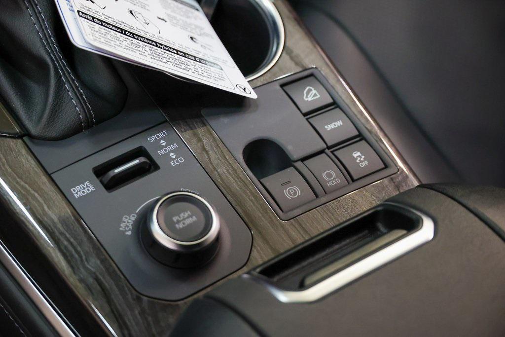new 2025 Toyota Highlander car, priced at $55,812