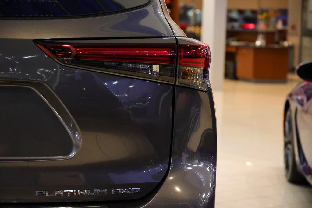 new 2025 Toyota Highlander car, priced at $55,812
