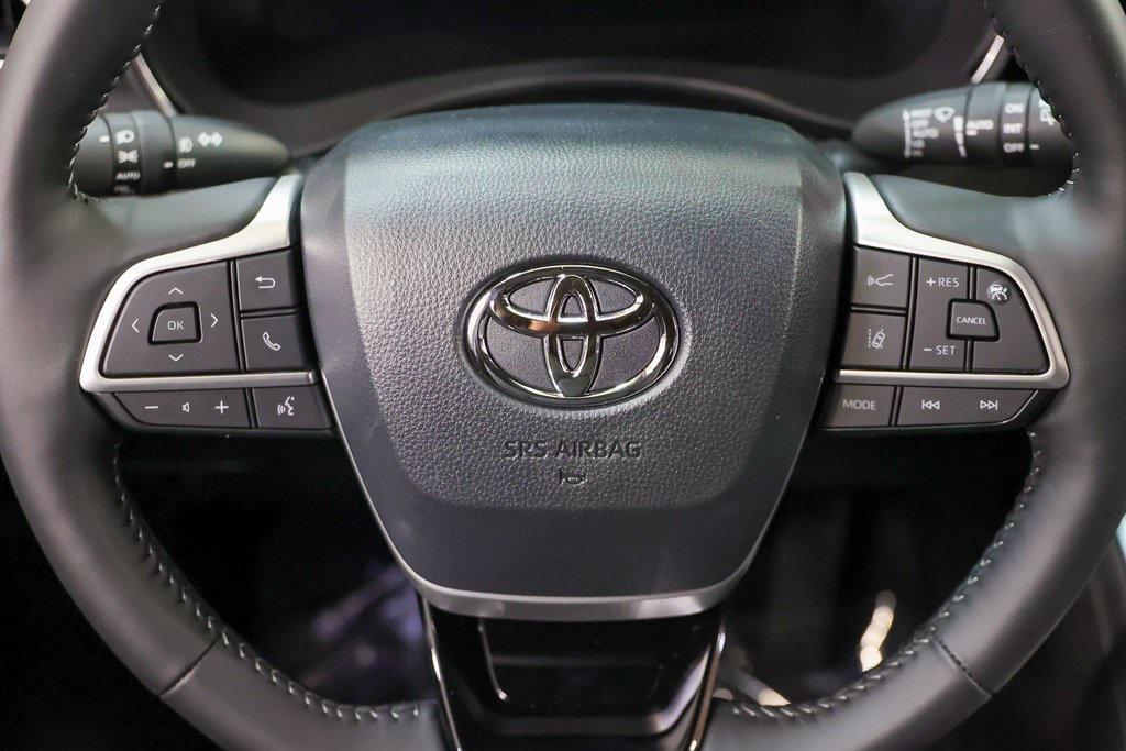 new 2025 Toyota Highlander car, priced at $55,812