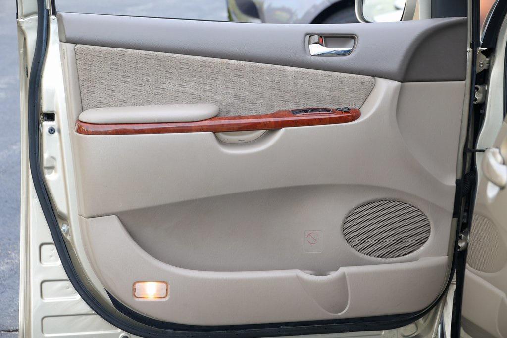 used 2005 Toyota Sienna car, priced at $8,999