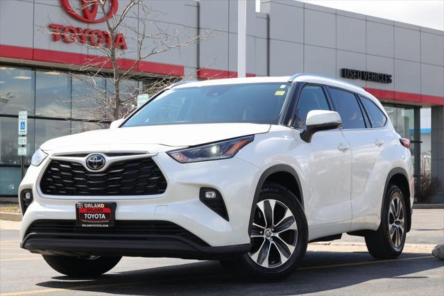 used 2021 Toyota Highlander car, priced at $38,599