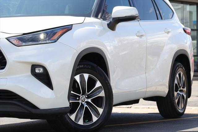 used 2021 Toyota Highlander car, priced at $38,599