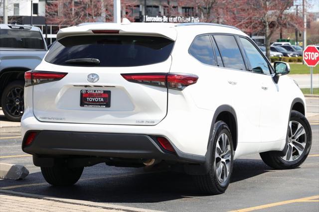 used 2021 Toyota Highlander car, priced at $38,599