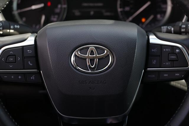 used 2021 Toyota Highlander car, priced at $38,599