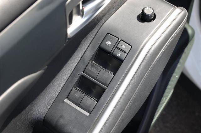 used 2021 Toyota Highlander car, priced at $38,599