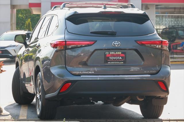 used 2022 Toyota Highlander car, priced at $41,999