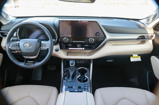 used 2024 Toyota Highlander Hybrid car, priced at $52,999