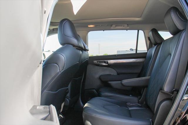 used 2023 Toyota Highlander Hybrid car, priced at $52,999