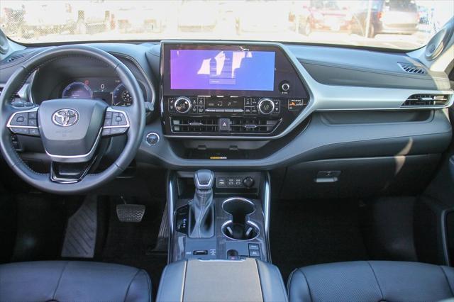 used 2023 Toyota Highlander Hybrid car, priced at $52,999