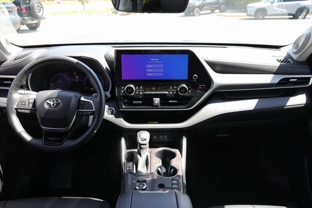 used 2023 Toyota Highlander car, priced at $46,994
