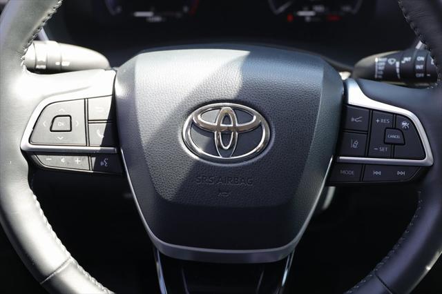 used 2023 Toyota Highlander car, priced at $46,994