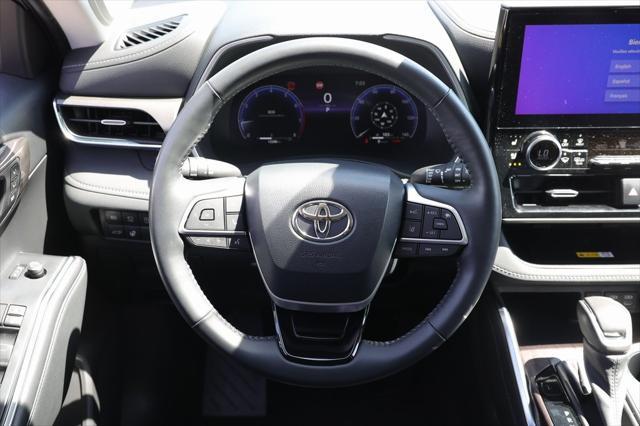 used 2023 Toyota Highlander car, priced at $46,994