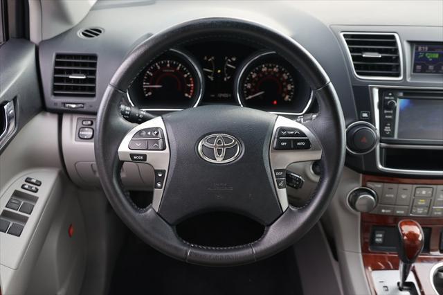 used 2013 Toyota Highlander car, priced at $14,999
