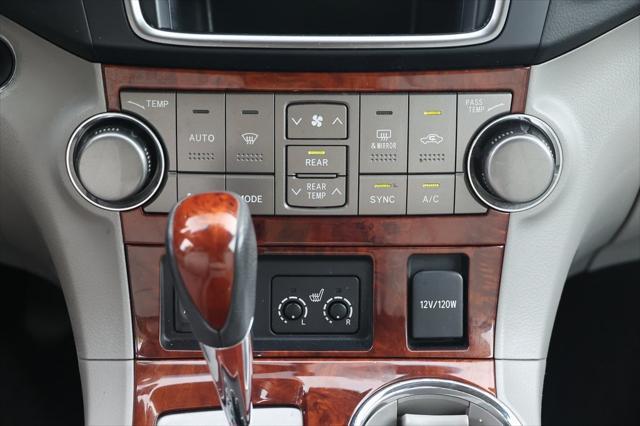 used 2013 Toyota Highlander car, priced at $14,999