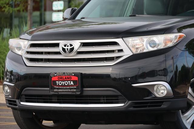 used 2013 Toyota Highlander car, priced at $14,999