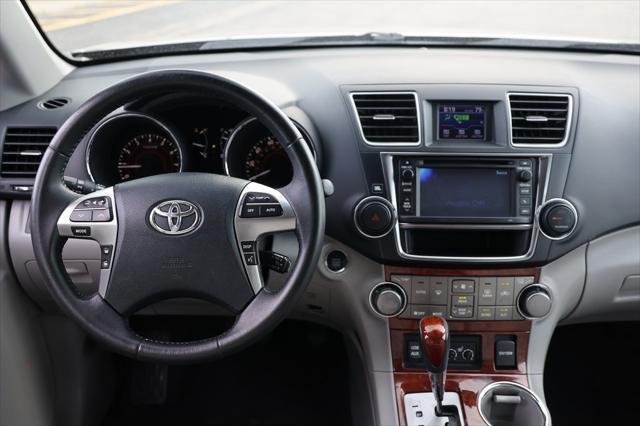used 2013 Toyota Highlander car, priced at $14,999
