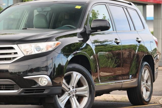 used 2013 Toyota Highlander car, priced at $14,999