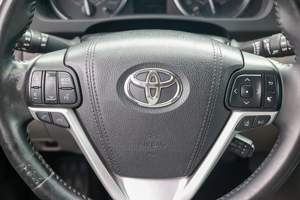 used 2018 Toyota Highlander car, priced at $26,499