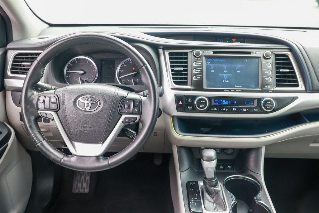 used 2018 Toyota Highlander car, priced at $26,499