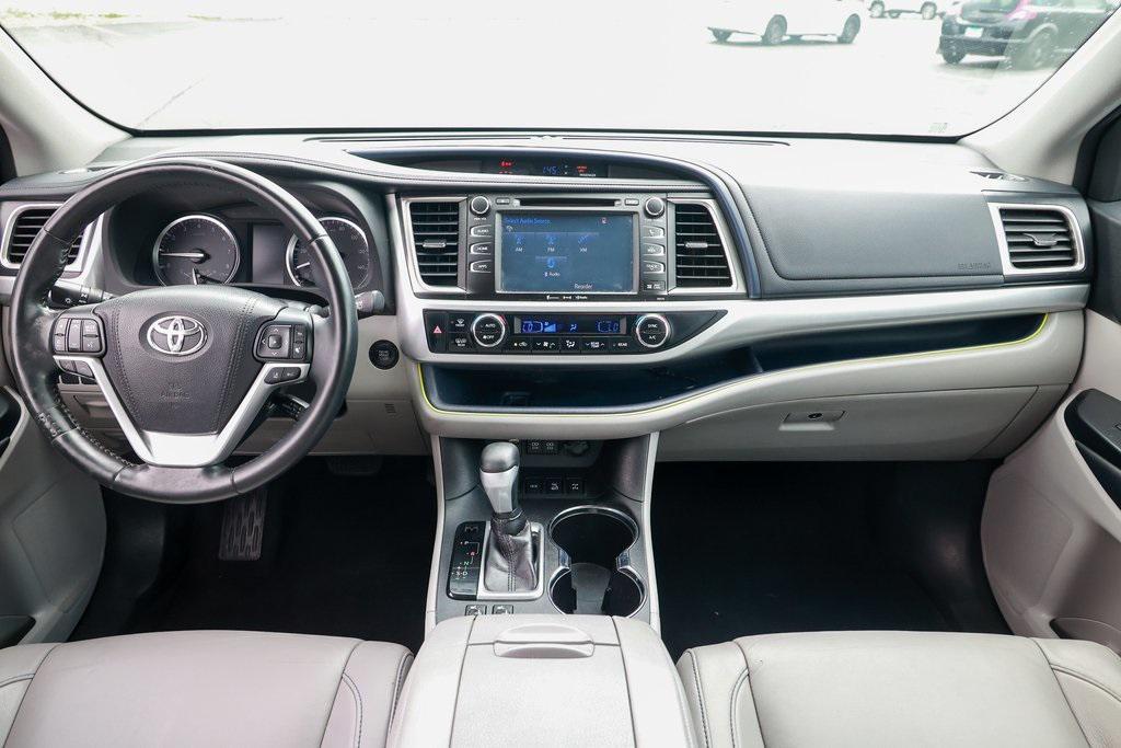 used 2018 Toyota Highlander car, priced at $26,499