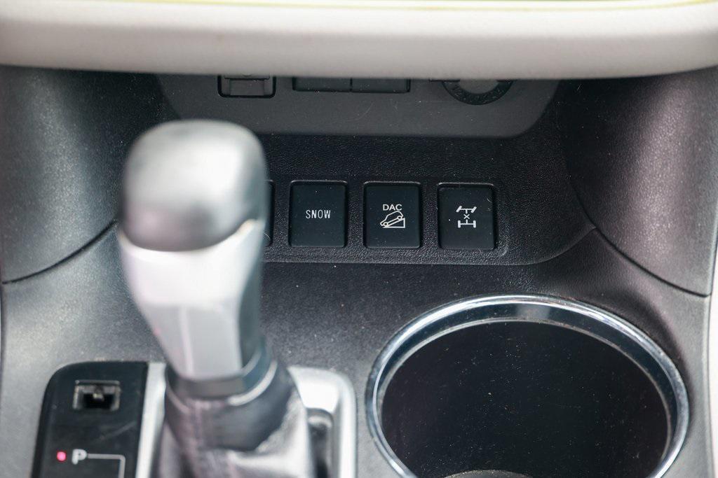 used 2018 Toyota Highlander car, priced at $26,499