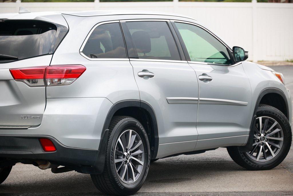 used 2018 Toyota Highlander car, priced at $26,499