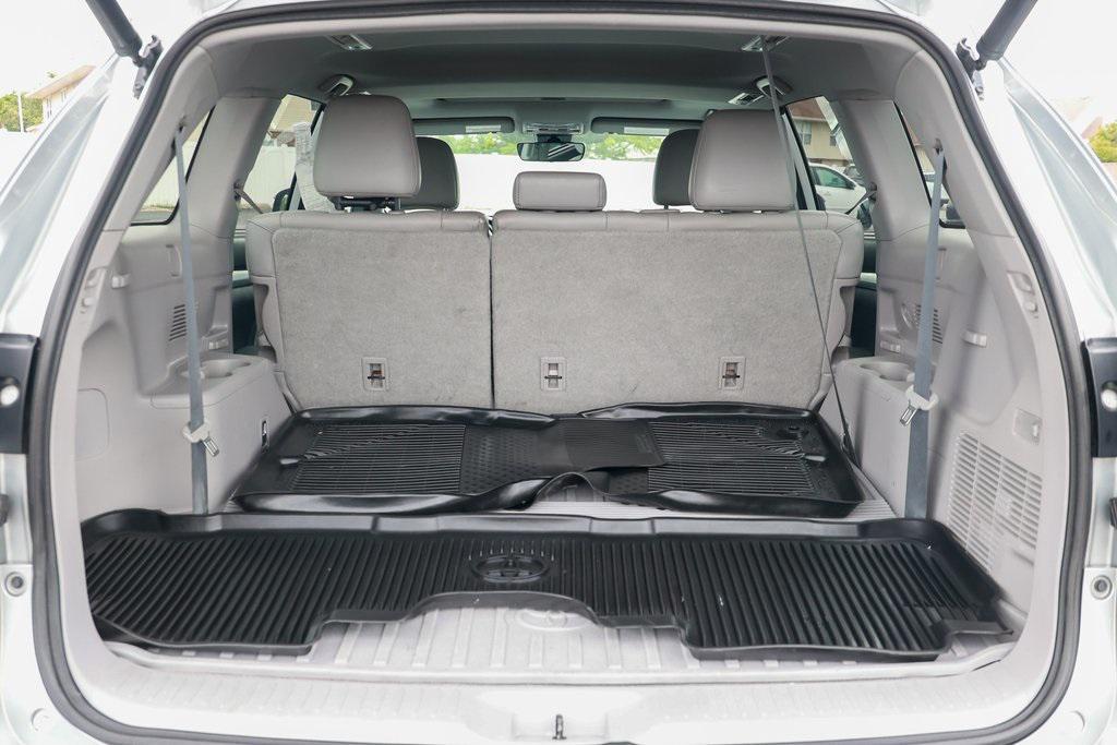 used 2018 Toyota Highlander car, priced at $26,499