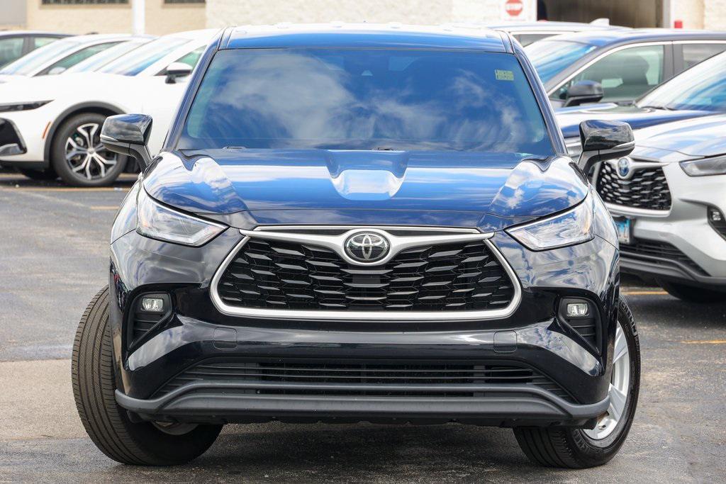 used 2021 Toyota Highlander car, priced at $31,499