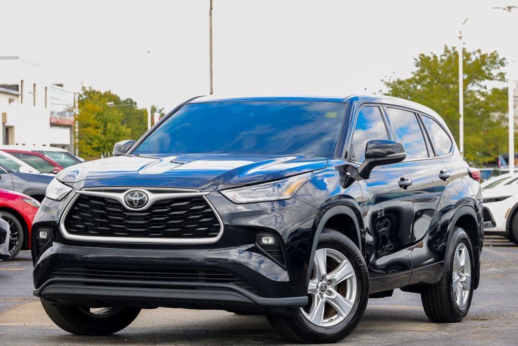 used 2021 Toyota Highlander car, priced at $31,499